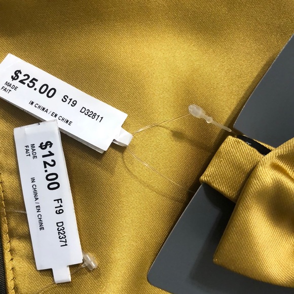 Pocket square + bow tie - Picture 2 of 3